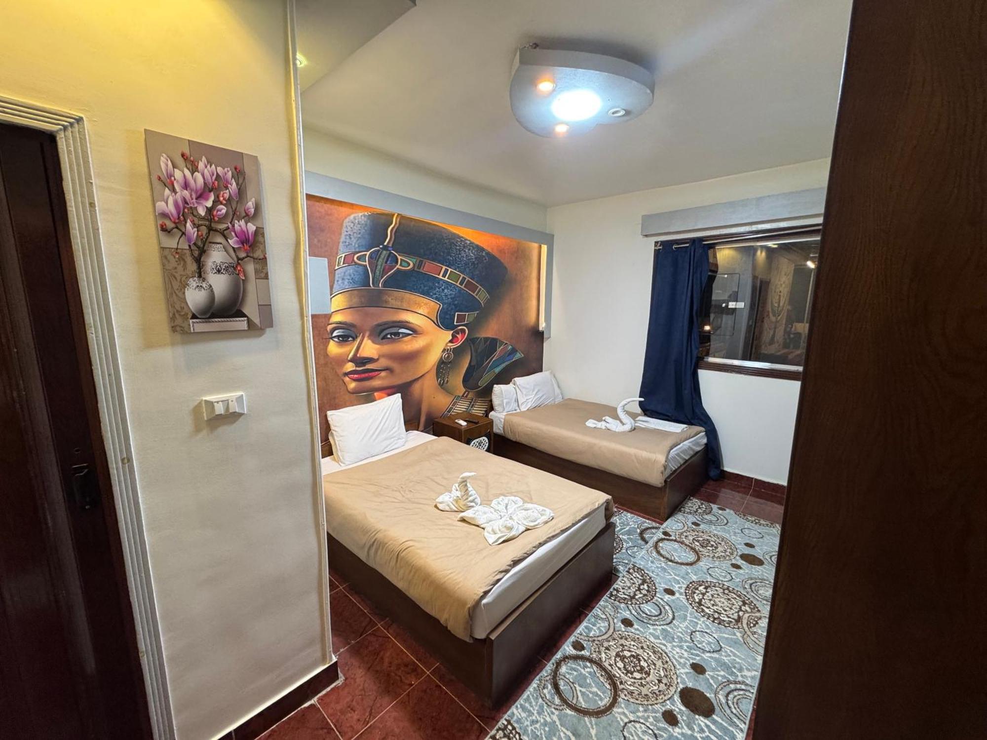 Nefertiti Pyramids View Otel Kahire Dış mekan fotoğraf